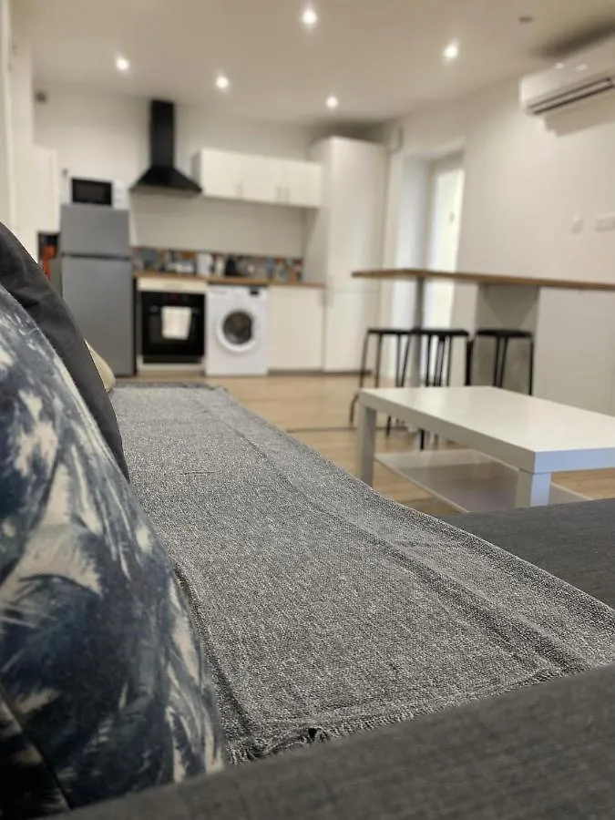 Appartement T2 St Jean 4 personnes clim wifi terrasse à Toulon